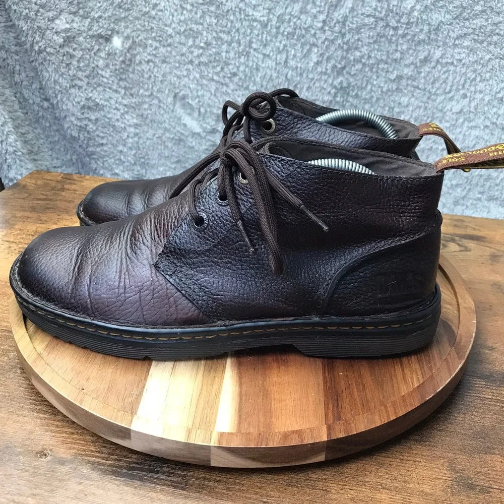 Dr. Martens Chukka Boots M 9 L 10 Brown Pebbled Leather AirWair Slip Resistant